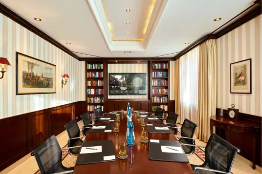 Boardroom 8