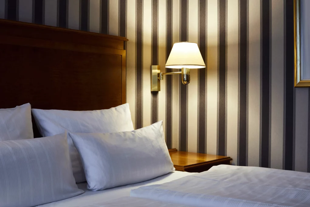 Gemütliches Economy-Zimmer mit komfortablem Doppelbett für erholsamen Schlaf